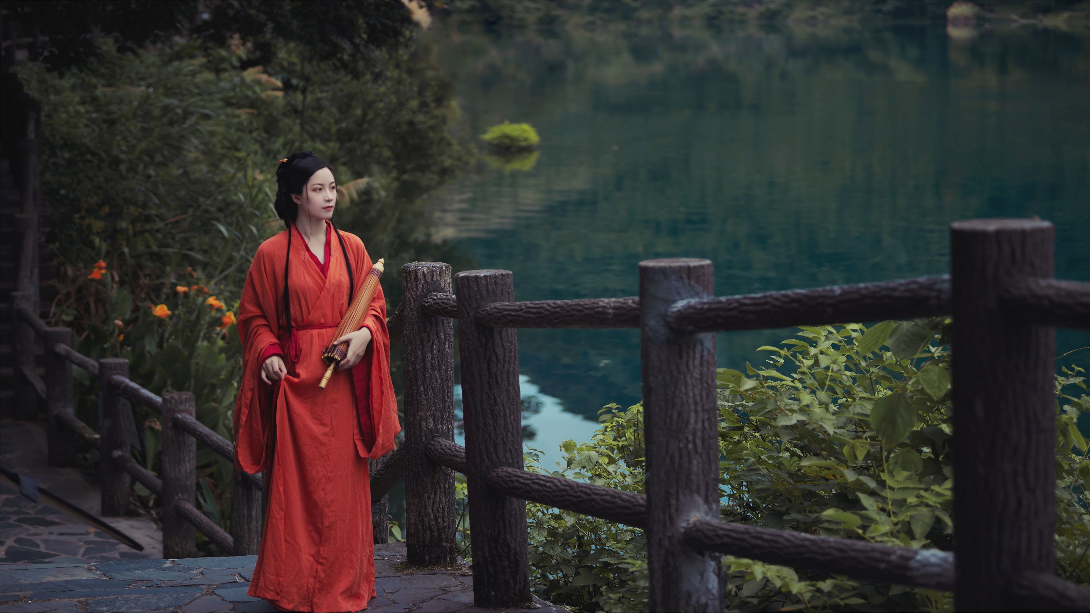 YITUYU艺图语 2021.09.08 人间忽晚 山河已秋 秦笙